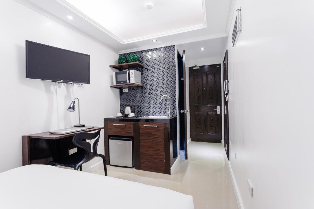 Nest Nano Suites Poblacion - Makati Makati City Kültér fotó